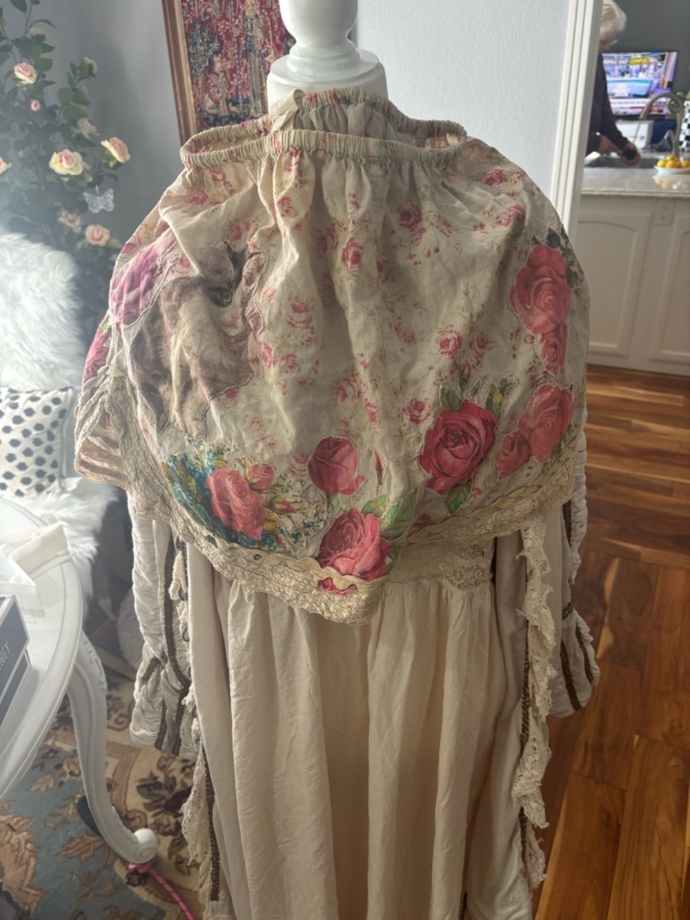 Magnolia Pearl Cream Shorts with Pink Floral Print - Picture 3 of 8